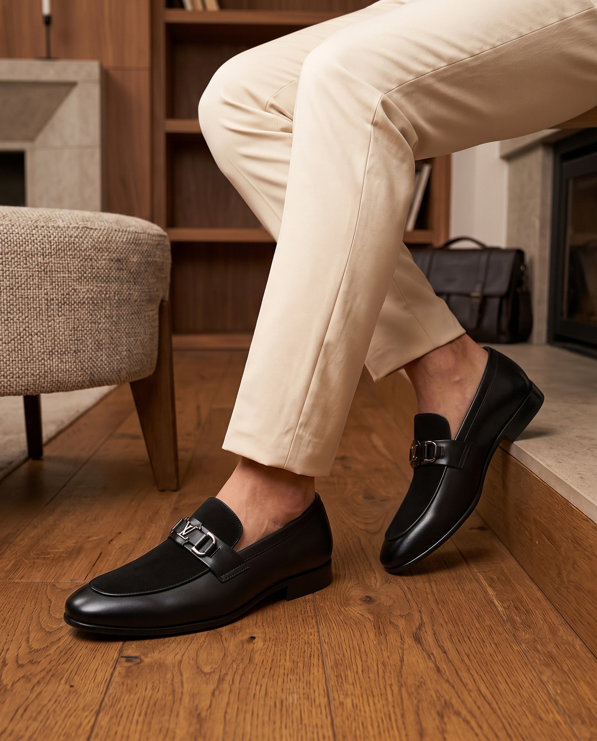 Men’s Classic Leather Formal Loafers with Metallic Buckle Accent – Black